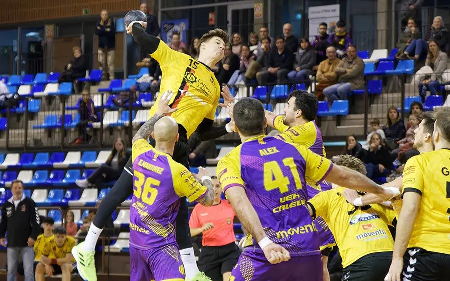 El partit de la jornada es juga a Sant Cugat (imatge del partit Sant Cugat B - Calella)