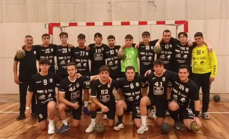 El Vendrell surt de la zona de descens