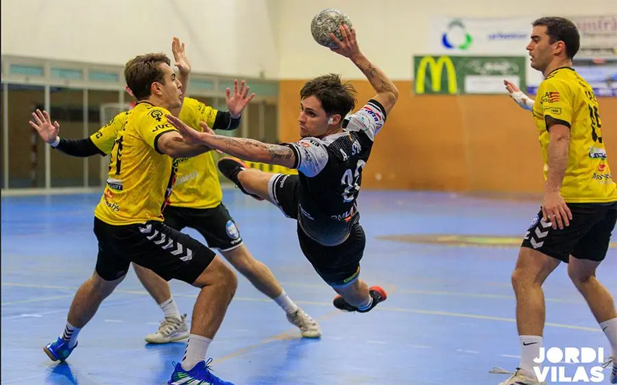 Imatge del partit La Roca - Sant Cugat, entre els dos dominadors del campionat