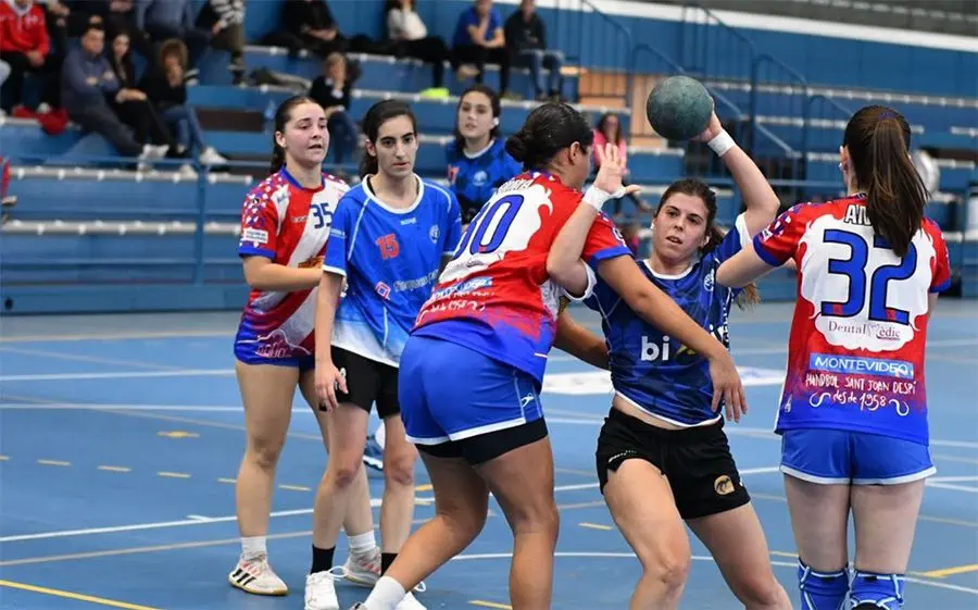Imatge del partit entre Sant Joan Despí C i Vilanova de la temporada passada