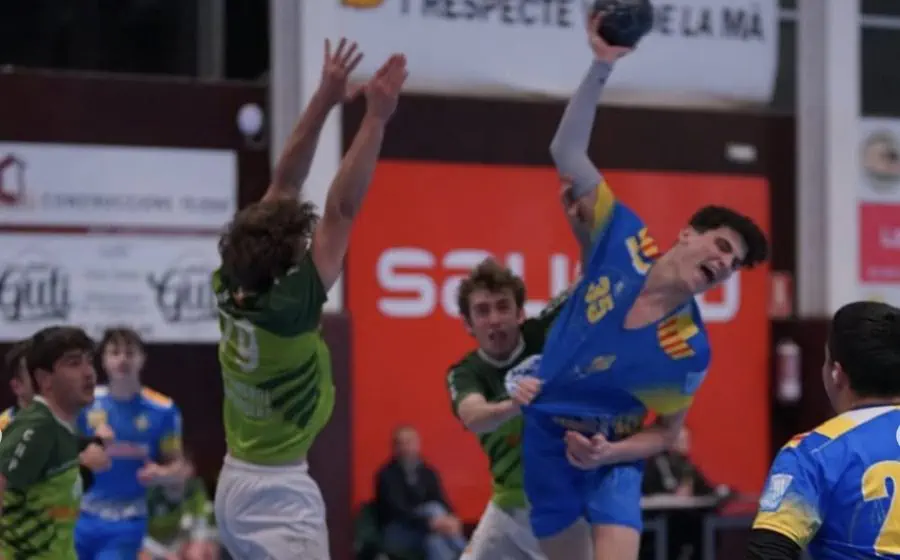 Un dels partits més emocionants es va viure al Josep Llavina en el duel de filials de 1a Estatal entre Palau B i Sarrià B