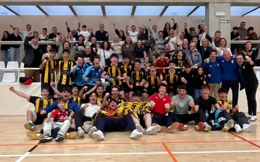 El Joventut Mataró B després de guanyar al BCN Sants